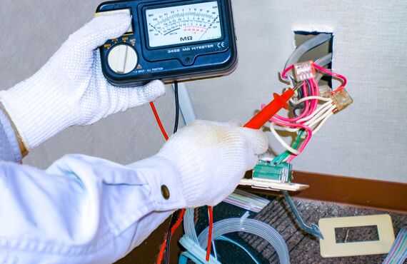 電気工事業の人手不足をどう乗り切る？